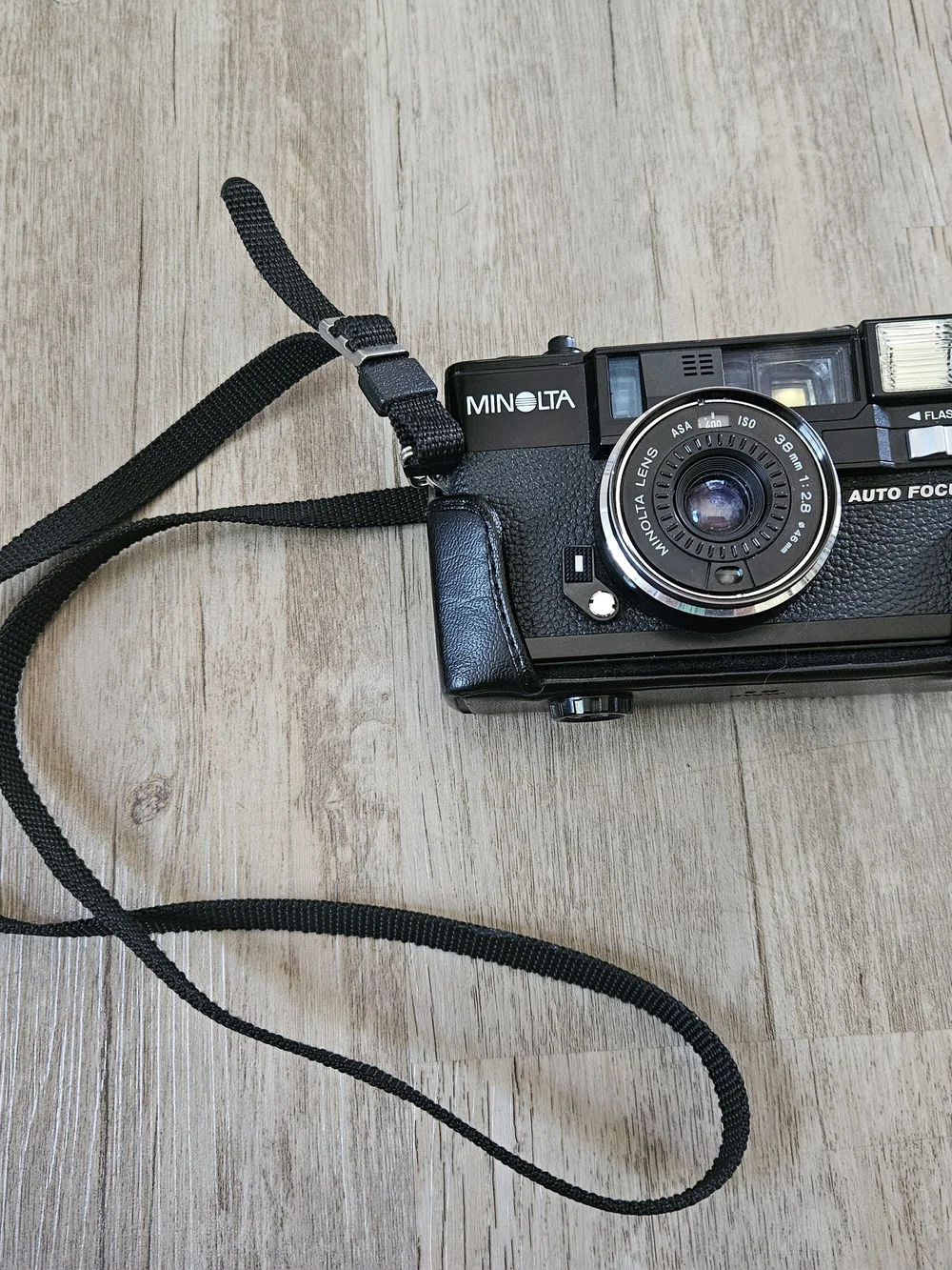 Vintage Minolta Hi-matic AF2 Auto Focus Black 35mm Film Camera With Case Bottom